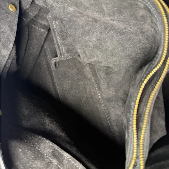 YVES SAINT LAURENT
Black Patent Leather/Suede Muse Two Bag - Picture 11 of 16